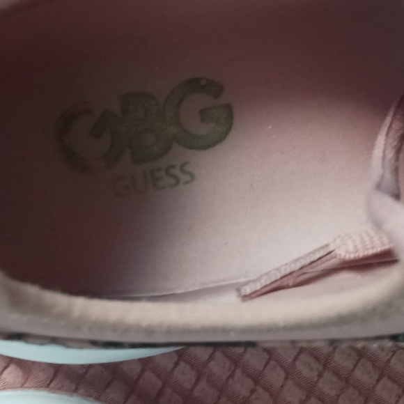 Guess GBG Women's Shoe Jimmy Lace-up Sneakers Pink Digital Camo Size 7M US - Picture 5 of 6